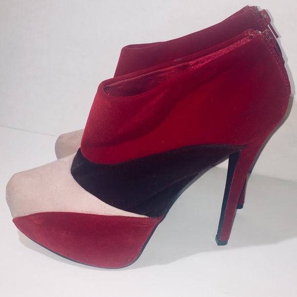 Qupid Shoes - Qupid Color-Block Stiletto Booties